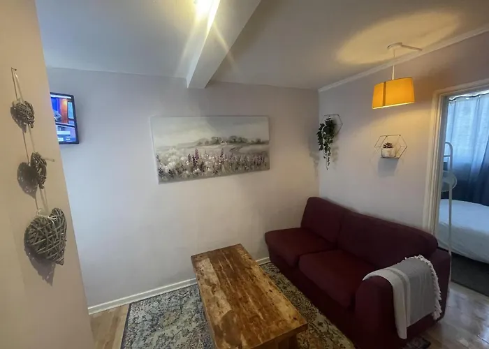 Comfy And Lovely 1-Bed Apartment In London