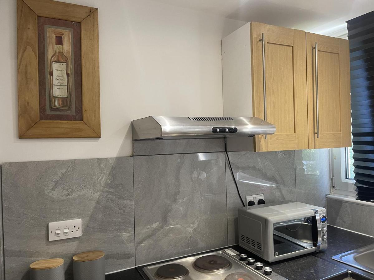 Comfy And Lovely 1-bed In Appartamento